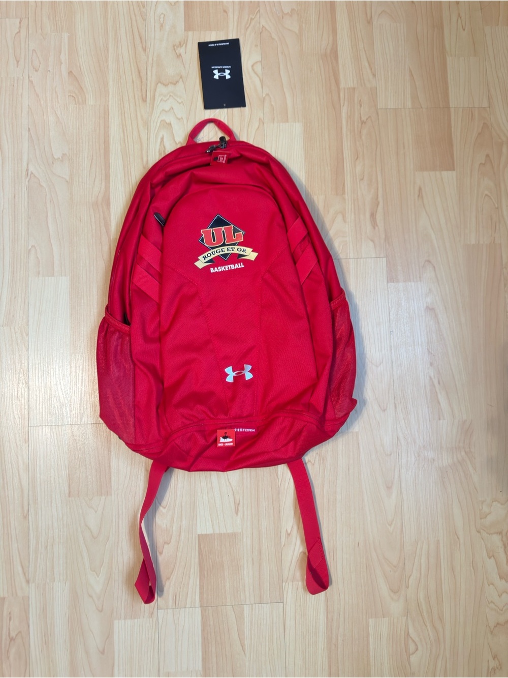 Under Armour Red Men's Backpack with Basketball Patch - Rouge et Or